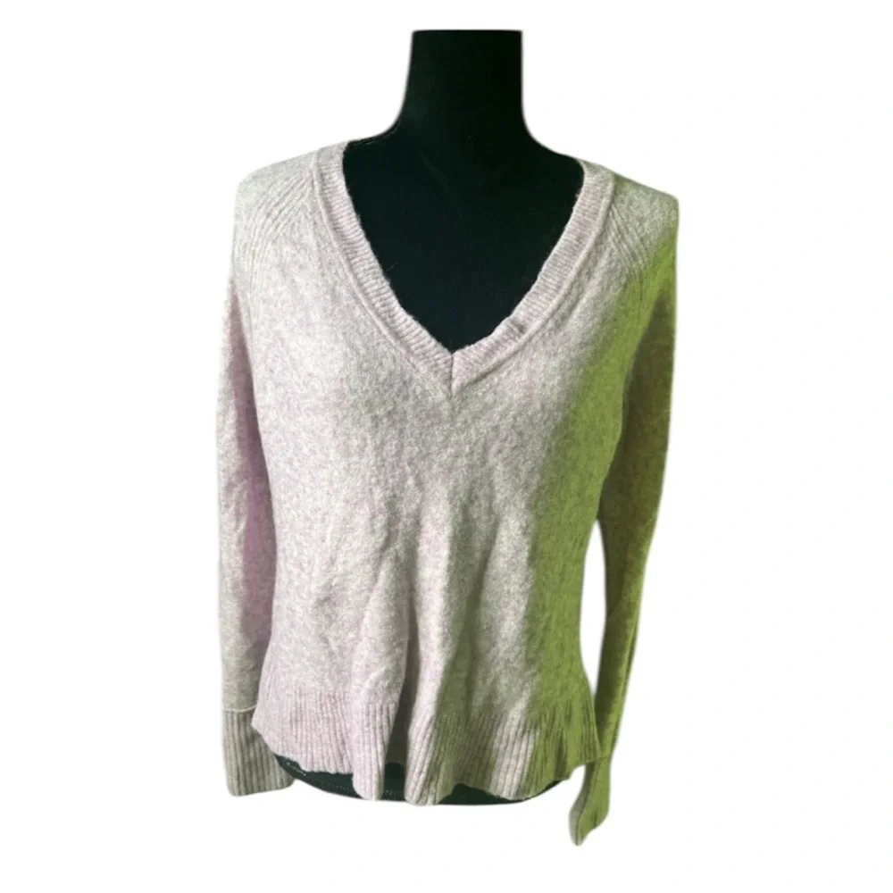 J Crew Womens Lilac Pink V-Neck Merino Wool Blend‎ Sweater Medium